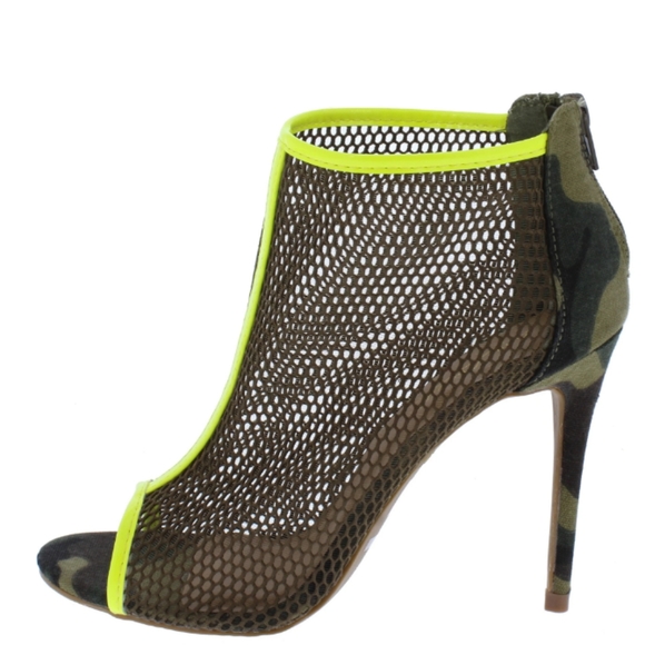 WEEKEND SALE!!!!⭐️REALITY ⭐️Yellow Open Toe Camouflage Heels - Picture 2 of 6